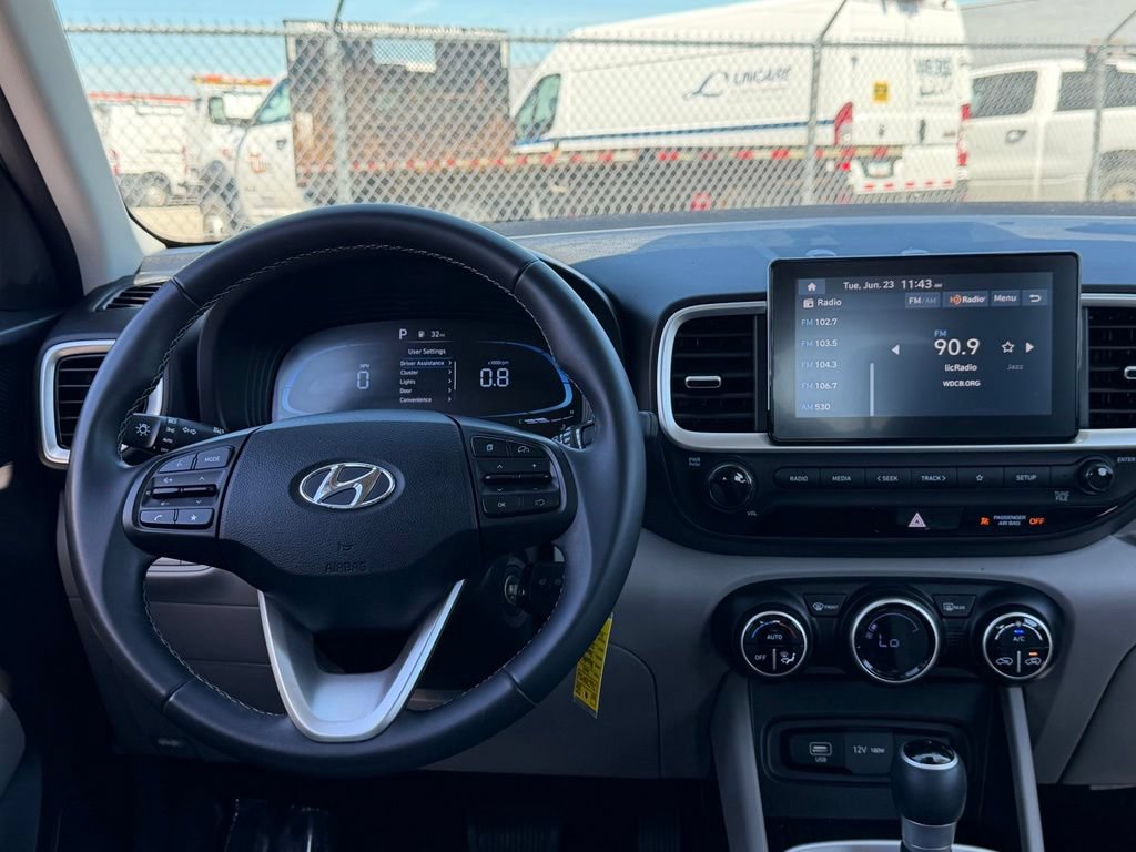 Used 2023 Hyundai Venue SEL FWD image 22