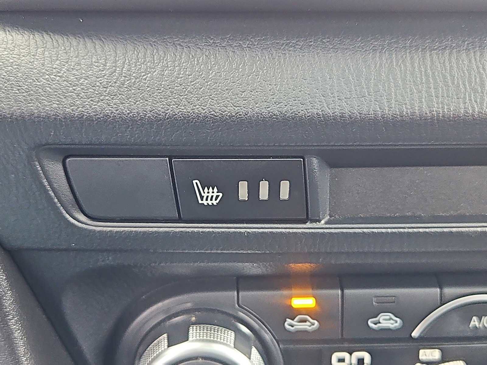 Used 2017 MAZDA MAZDA3 Touring image 18