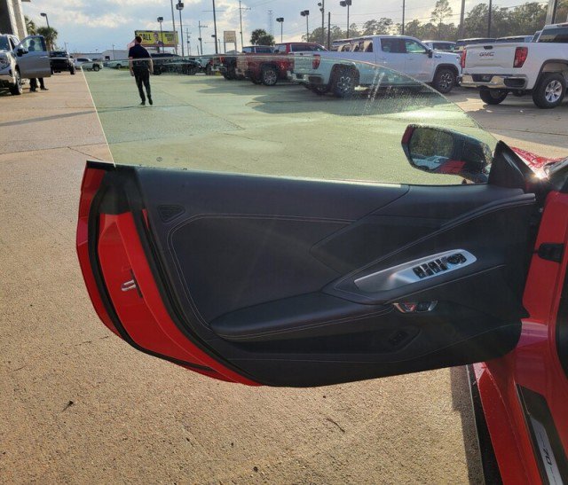 Used 2021 Chevrolet Corvette Stingray Convertible w/ Z51 Performance Package image 10