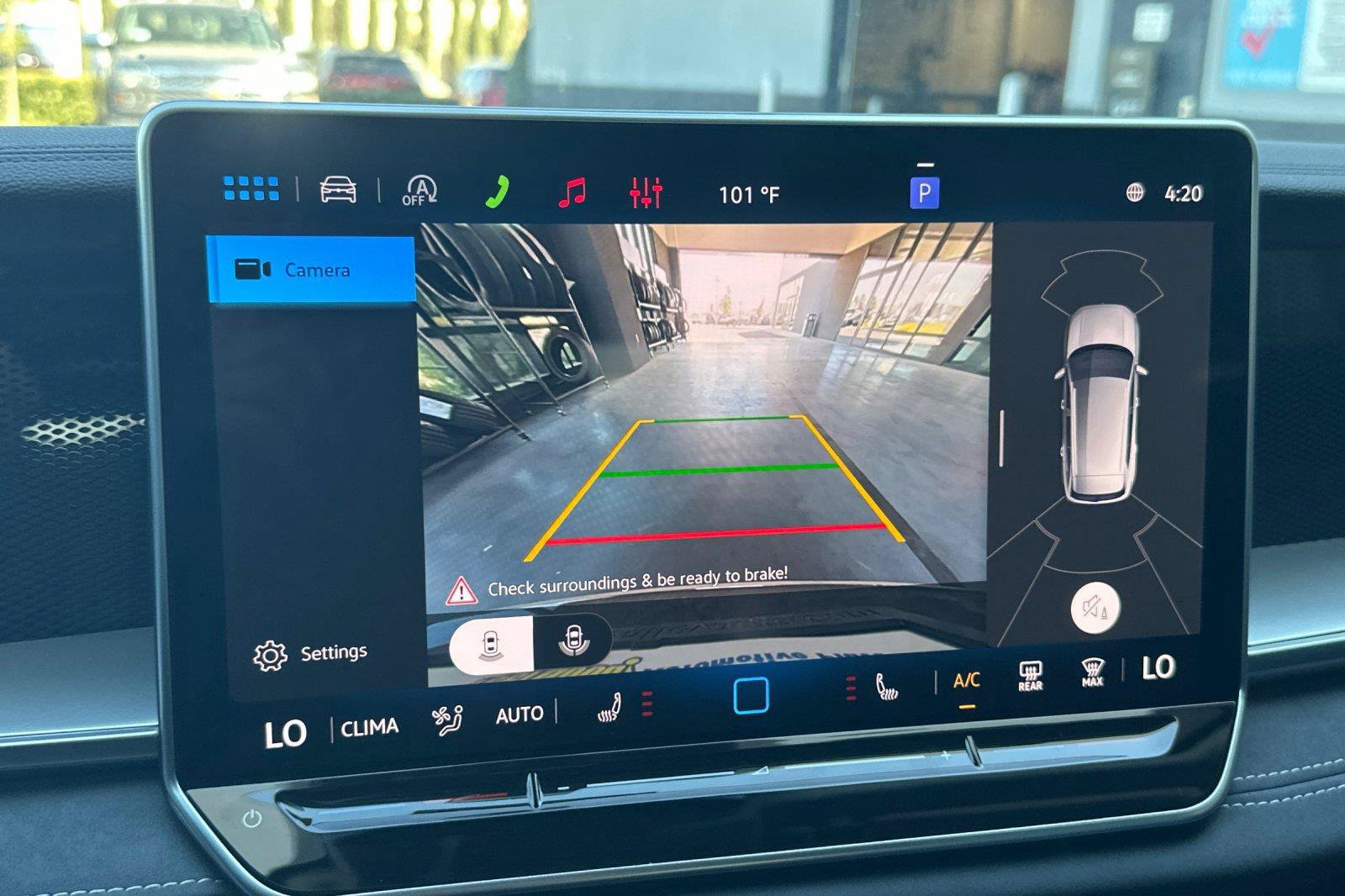 New 2026 Volkswagen Tiguan SE FWD image 19