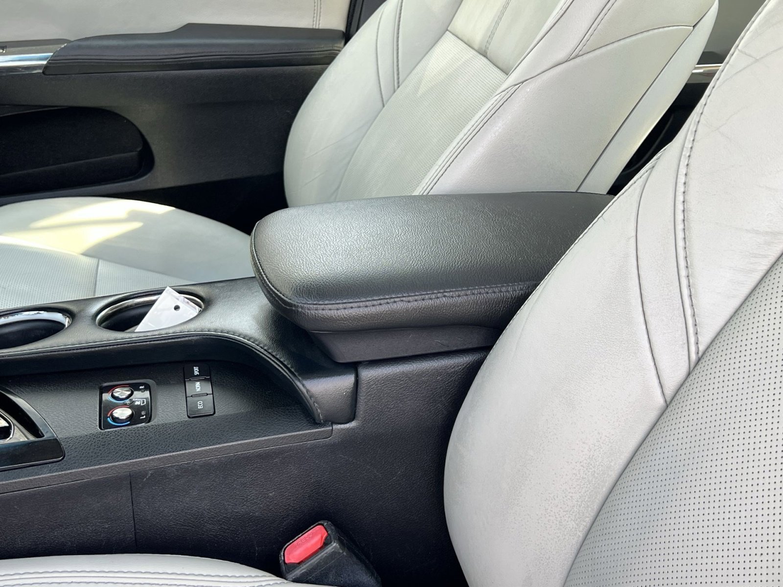 Used 2018 Toyota Avalon Limited w/ All Weather Liner Package image 21