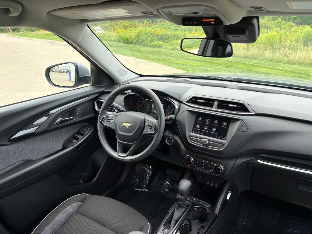 Used 2023 Chevrolet TrailBlazer LT FWD image 29