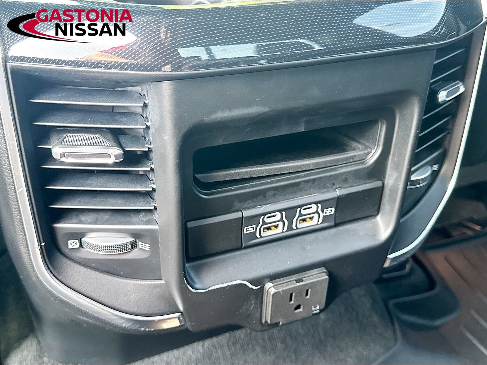 Used 2022 RAM 1500 Laramie w/ Sport Appearance Package AWD/4WD image 35