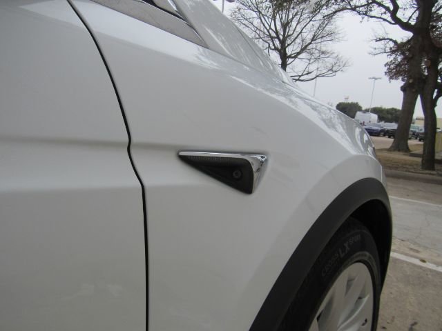 Used 2018 Tesla Model X 100D image 32