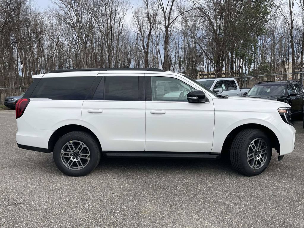 New 2026 Ford Expedition Active RWD image 2