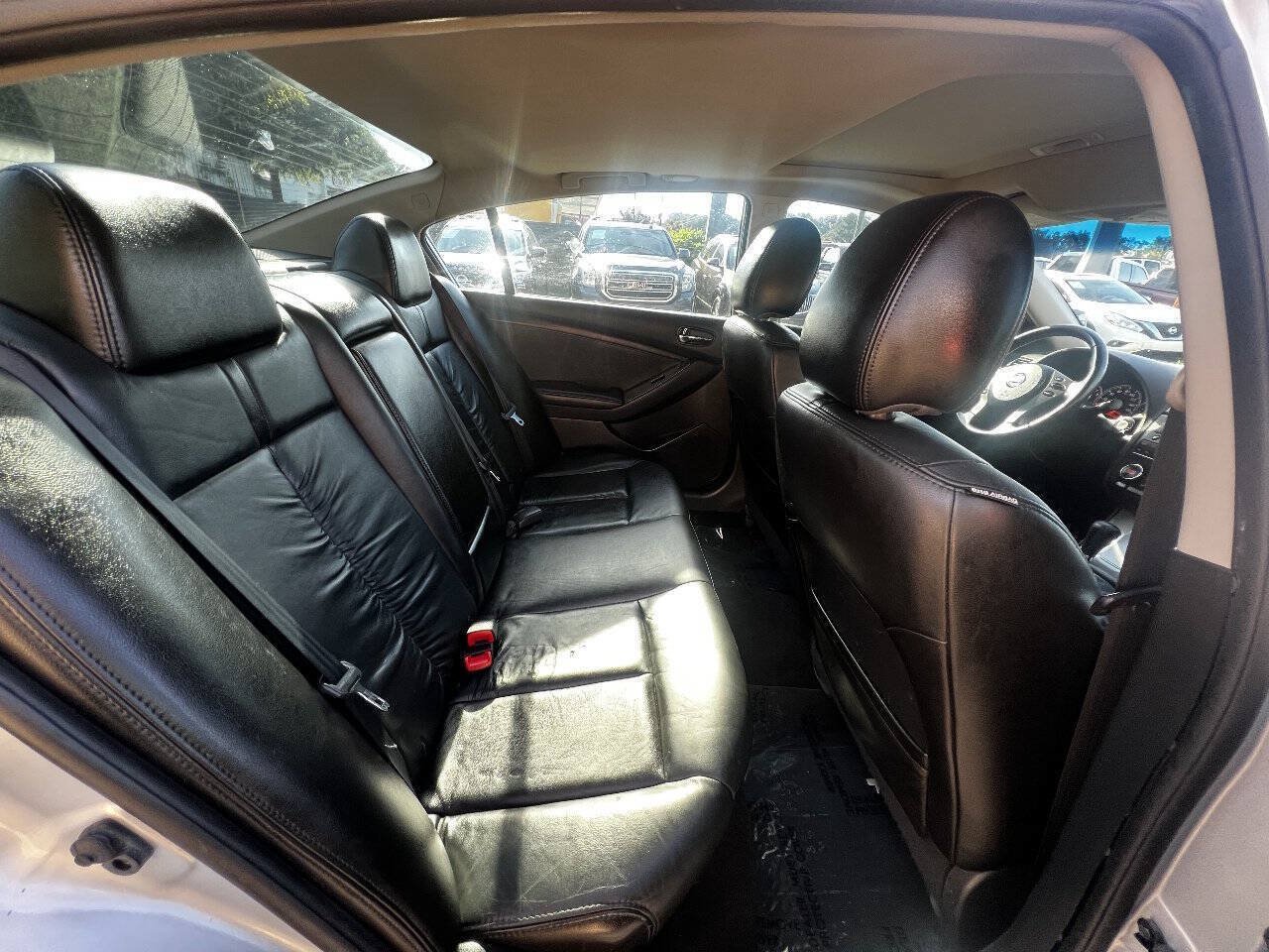 Used 2012 Nissan Altima 2.5 SL w/ 2.5SL Pkg FWD image 11