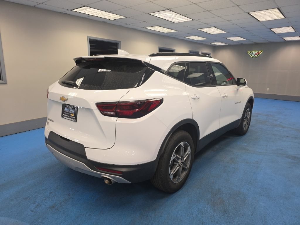Certified 2024 Chevrolet Blazer LT w/ Convenience Package FWD image 3