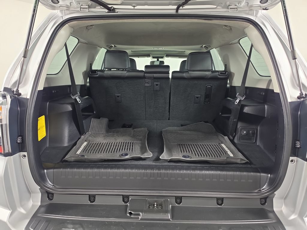 Used 2018 Toyota 4Runner SR5 Premium AWD/4WD image 32