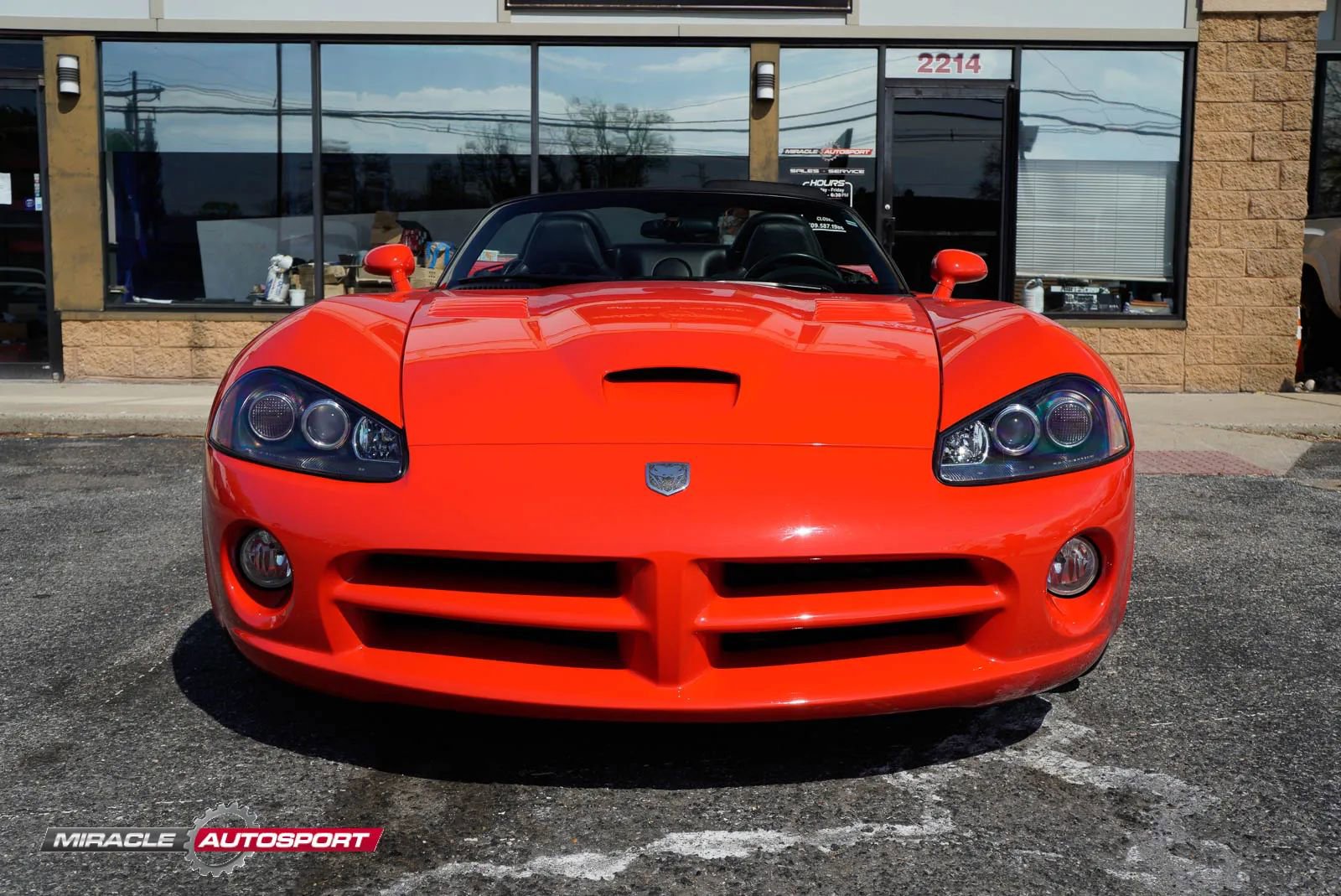 Used 2004 Dodge Viper SRT-10 image 2