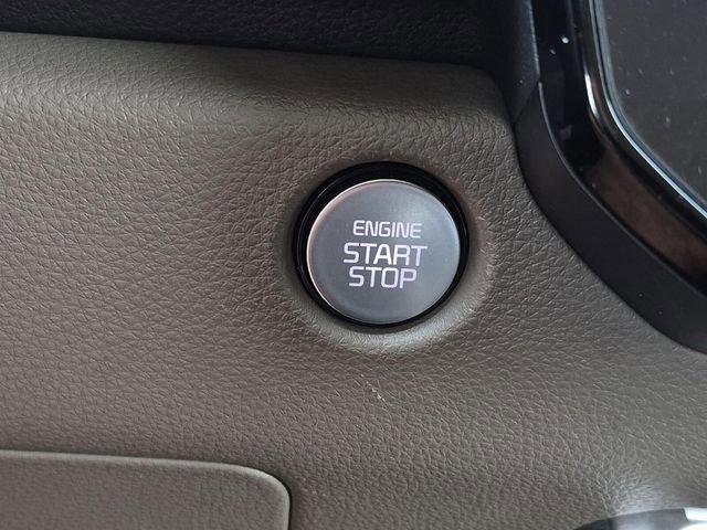 Used 2025 Kia Carnival image 38