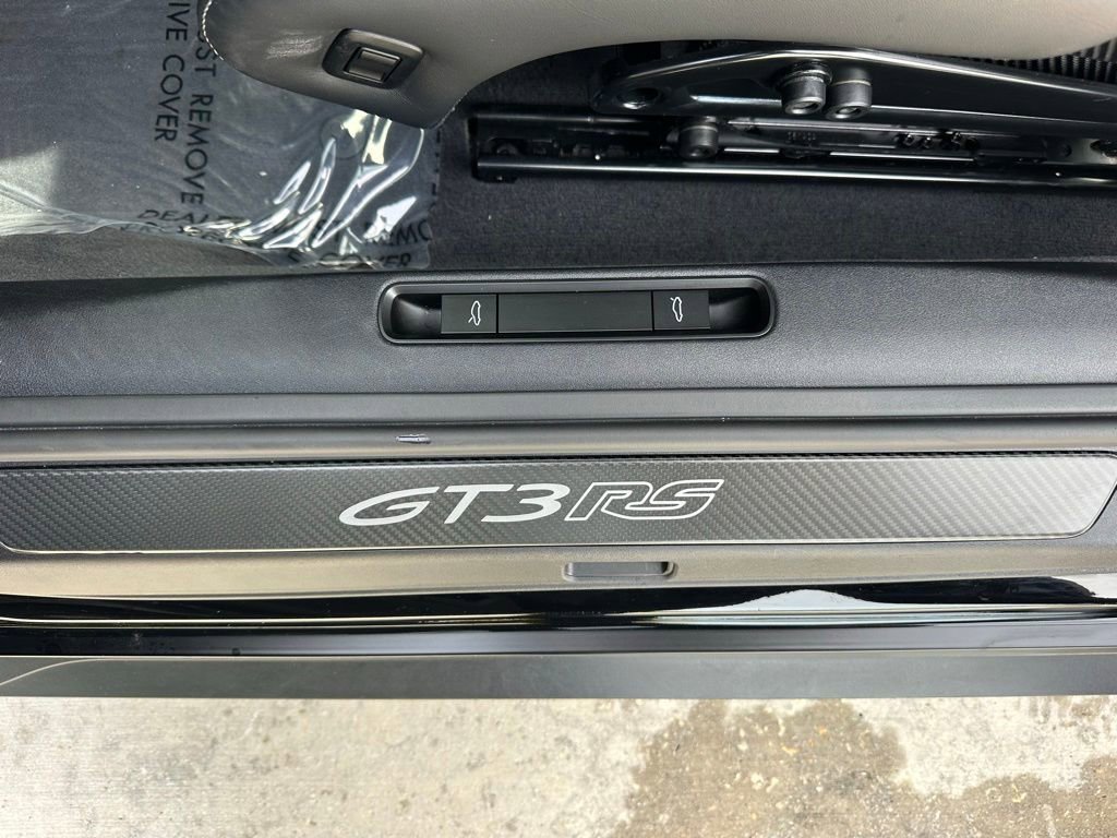 Used 2025 Porsche 911 GT3 RS RWD image 19