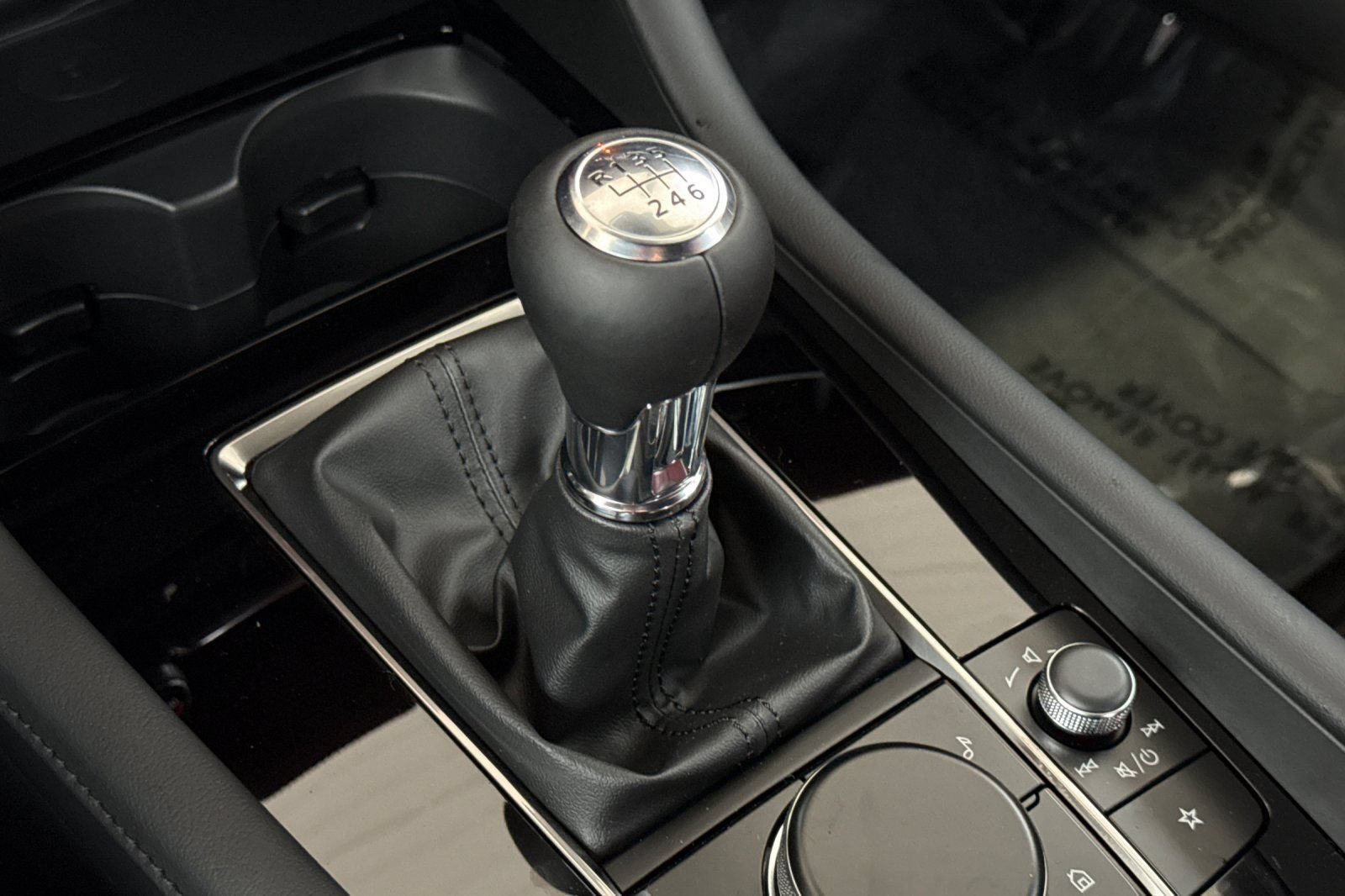 New 2026 MAZDA MAZDA3 2.5 S Hatchback w/ Premium Pkg FWD image 19