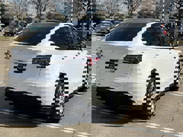 Used 2021 Tesla Model Y Long Range image 4