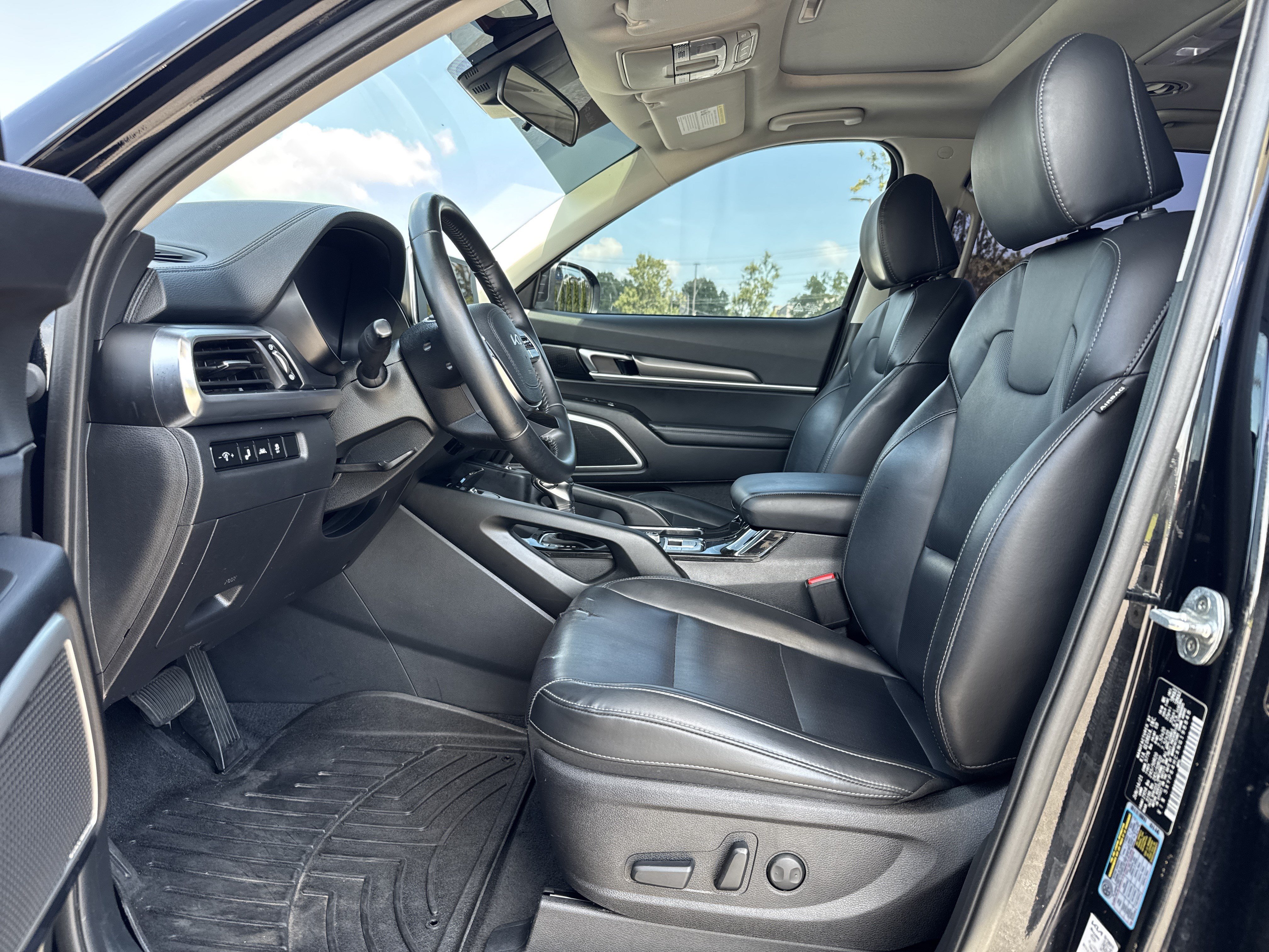 Used 2022 Kia Telluride S FWD image 16