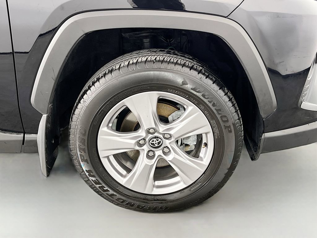 Used 2025 Toyota RAV4 XLE w/ Convenience Package FWD image 38