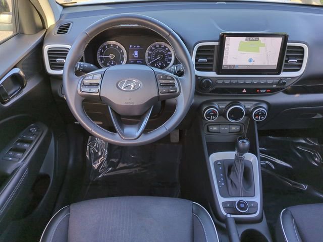 Certified 2022 Hyundai Venue Limited image 15