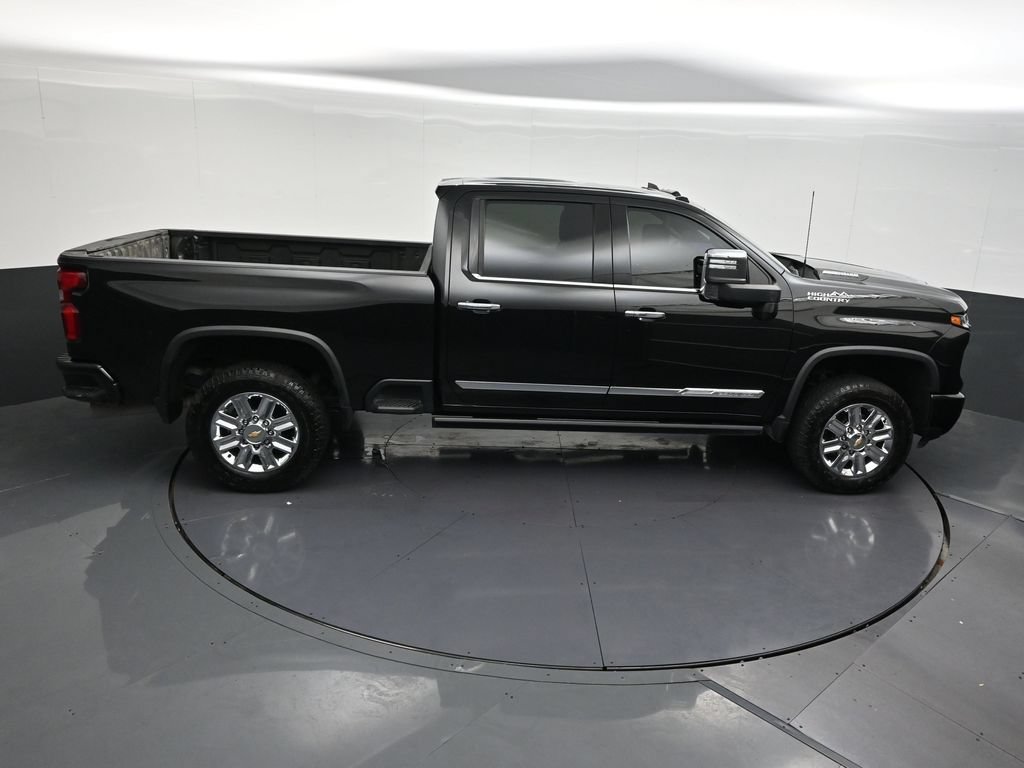 Used 2024 Chevrolet Silverado 2500 High Country w/ High Country Premium Package AWD/4WD image 22