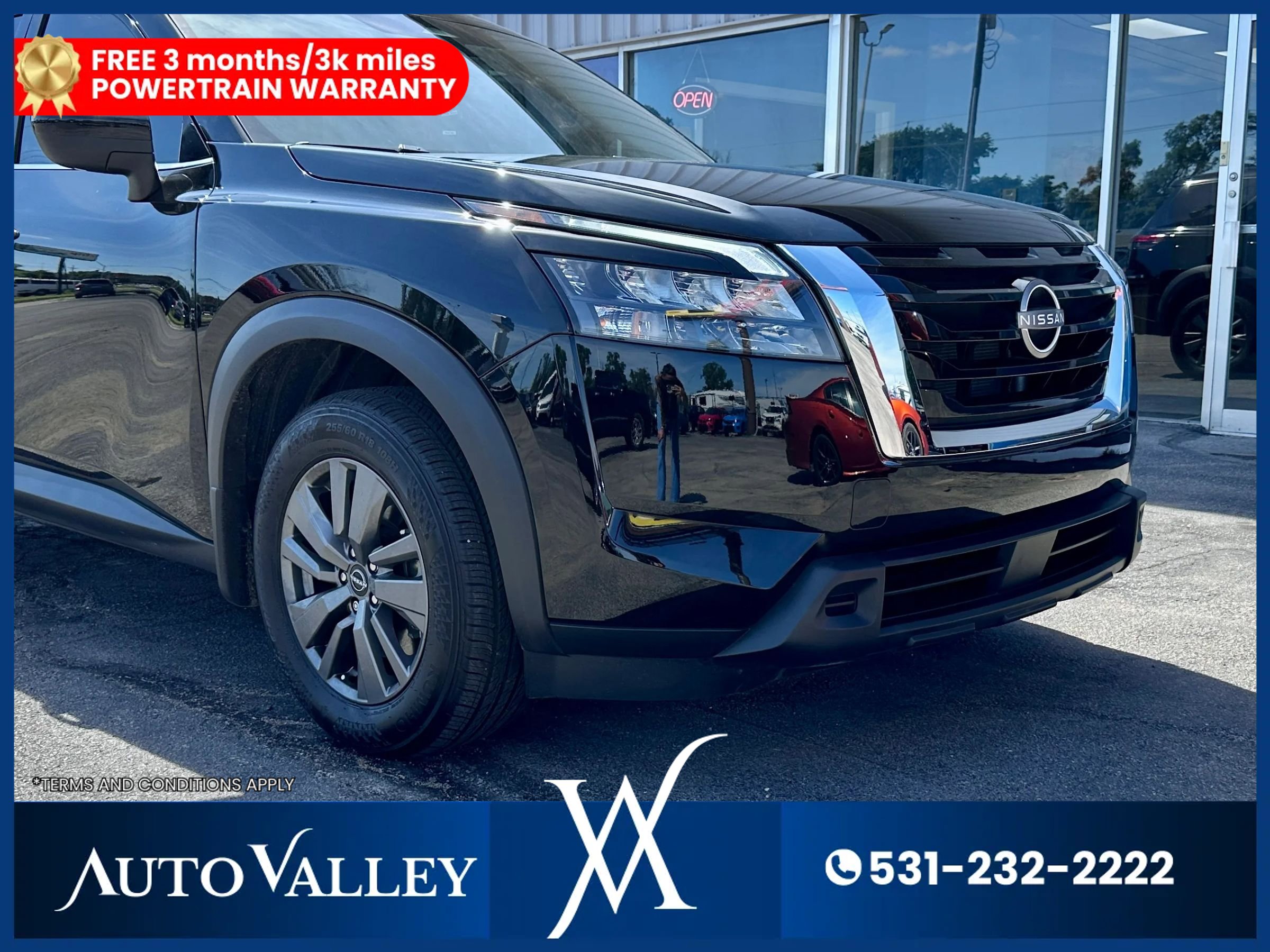 Used 2024 Nissan Pathfinder S image 10
