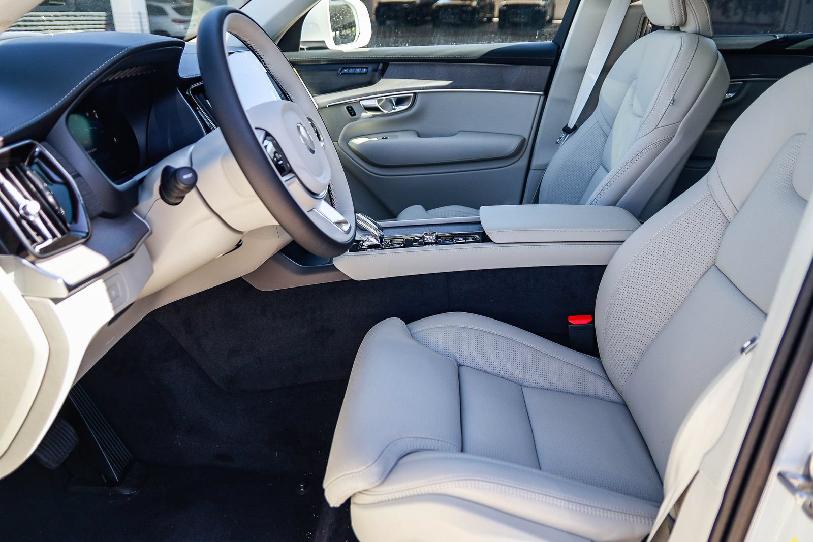 New 2026 Volvo XC90 T8 Ultra w/ Protection Package Premier AWD/4WD image 20