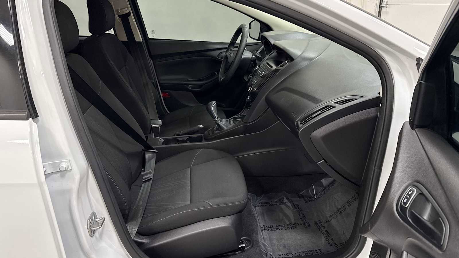 Used 2017 Ford Focus S image 28