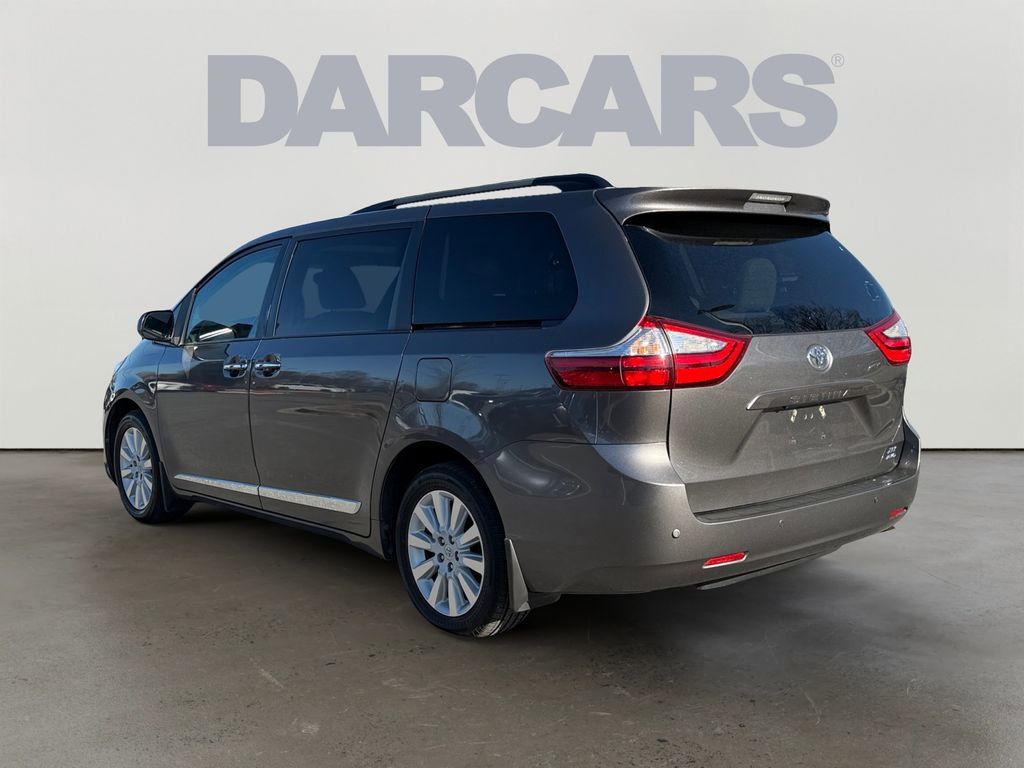 Used 2016 Toyota Sienna XLE Premium w/ Protection Package image 4