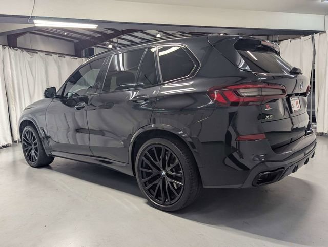 Used 2021 BMW X5 M50i w/ Premium Package AWD/4WD image 4