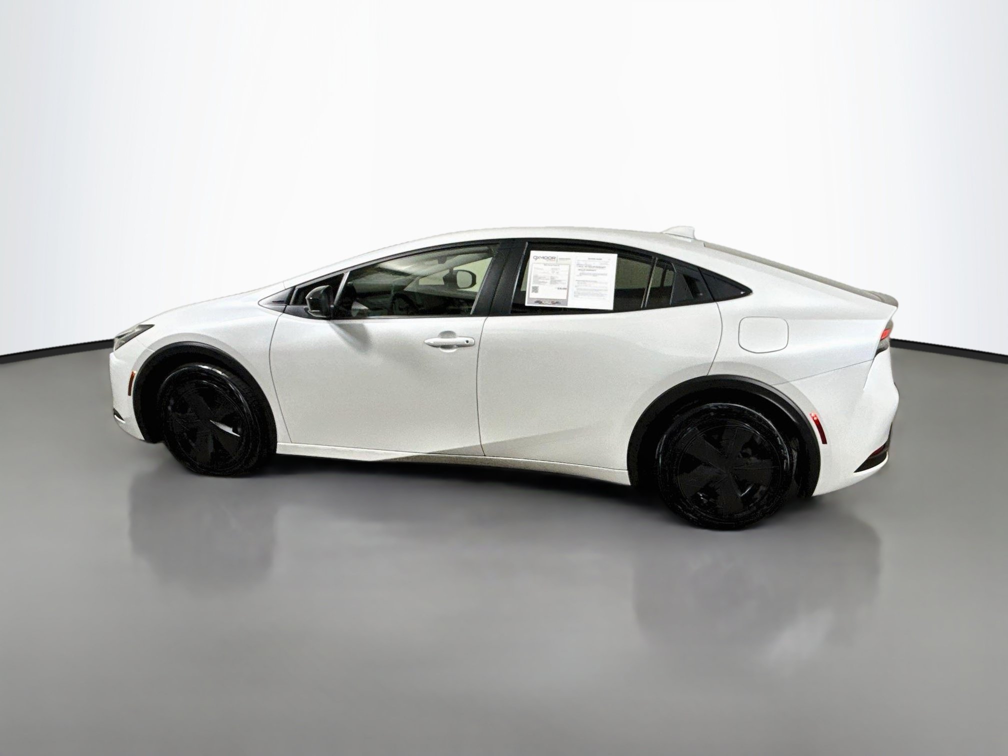 Used 2024 Toyota Prius LE FWD image 4