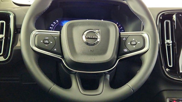 New 2026 Volvo XC40 B5 Plus w/ Climate Package AWD/4WD image 25