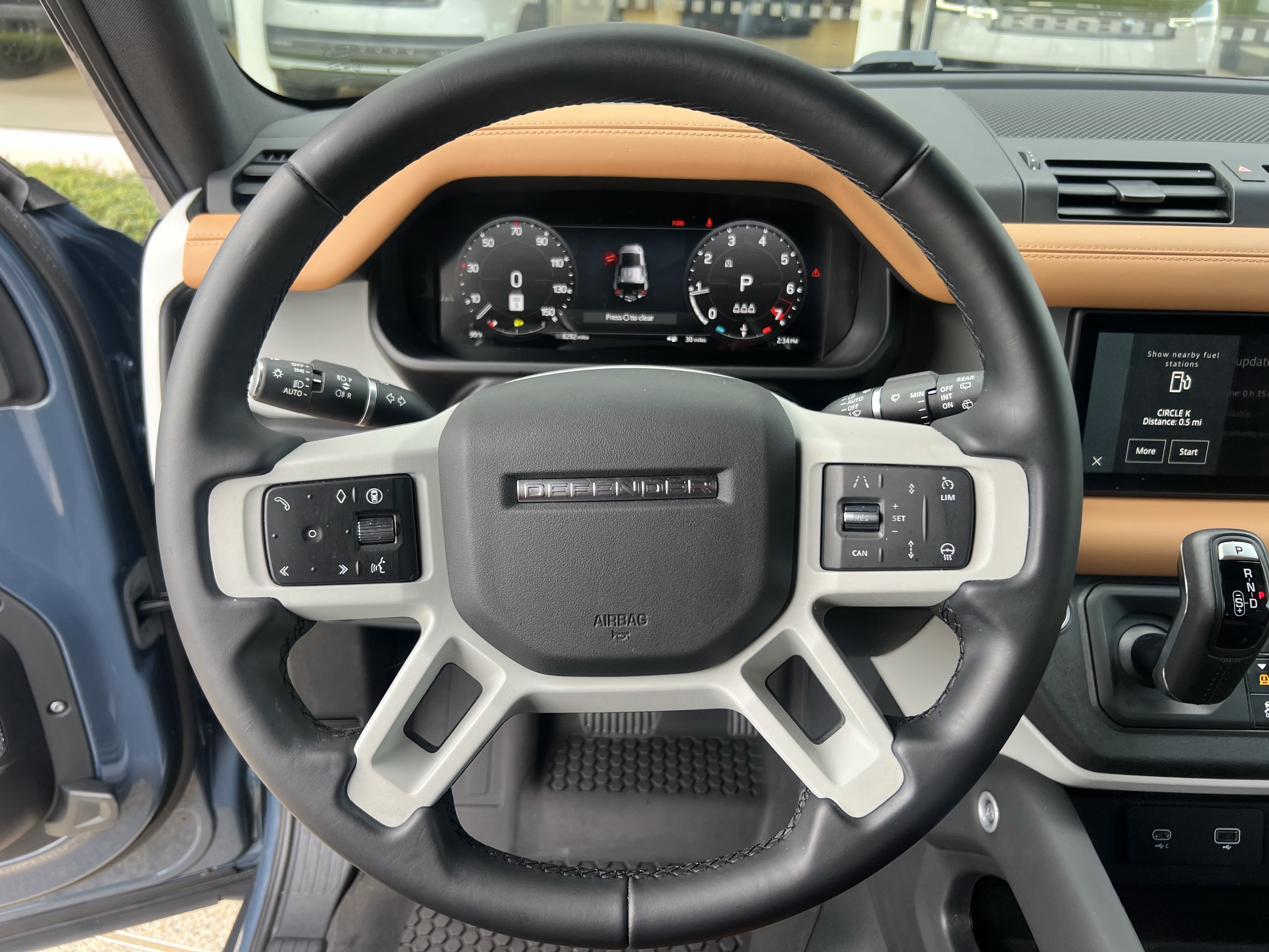 Used 2024 Land Rover Defender 110 X-Dynamic SE AWD/4WD image 21
