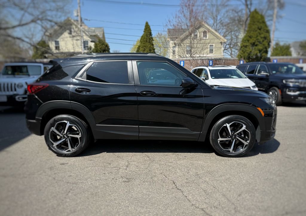 Used 2023 Chevrolet TrailBlazer RS w/ Convenience Package FWD image 4