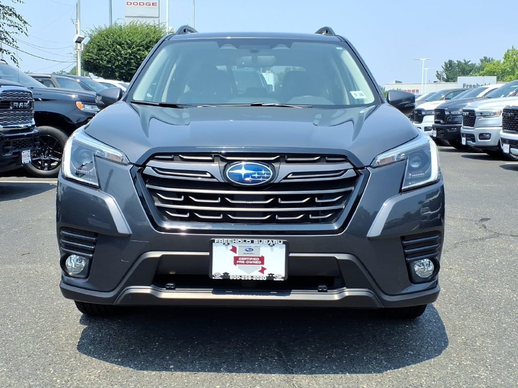 Used 2023 Subaru Forester Limited AWD/4WD image 2