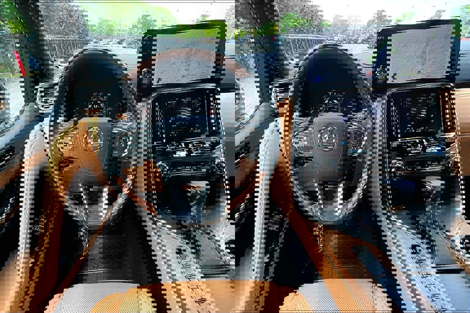 Used 2024 Lexus LX 600 4WD w/ Appearance Package image 5