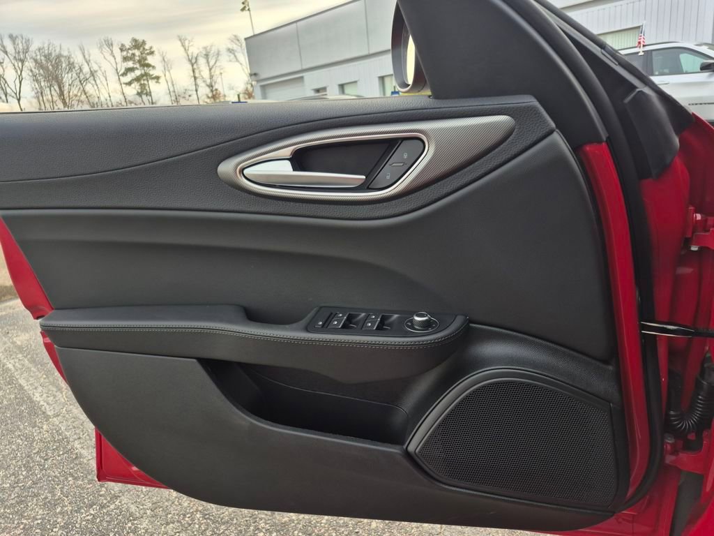New 2025 Alfa Romeo Giulia w/ Driving Assist Package image 15