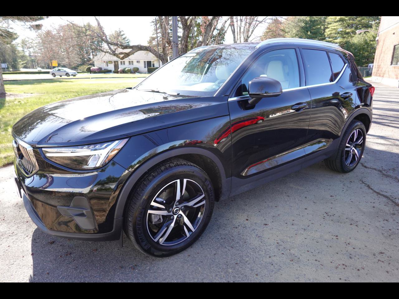 Used 2023 Volvo XC40 B5 Plus
