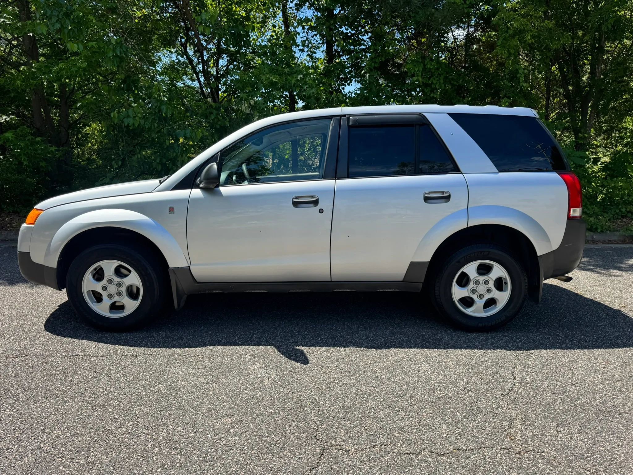 Used 2004 Saturn Vue 2WD w/ PWR Pkg image 2
