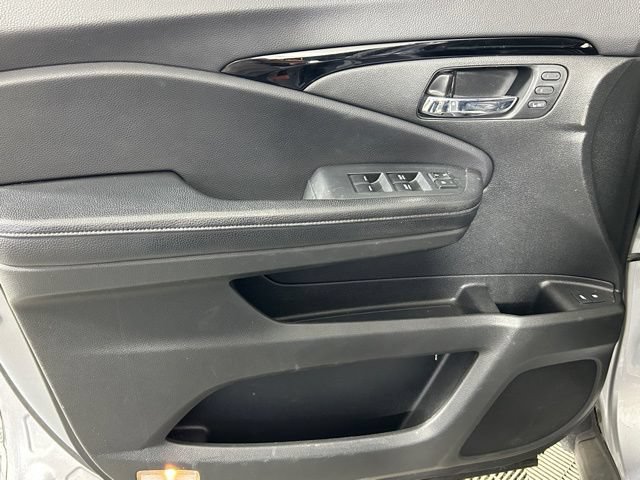Used 2016 Honda Pilot Elite image 24