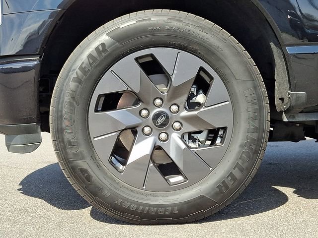 Used 2024 Ford F150 Lightning Flash image 9