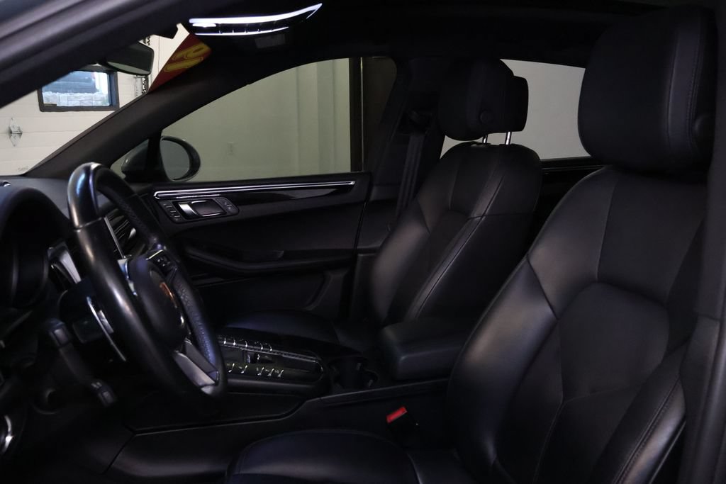 Used 2019 Porsche Macan AWD/4WD image 13
