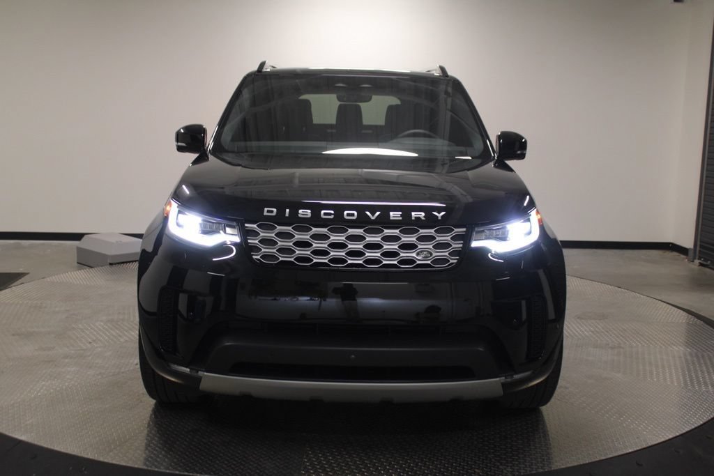 Used 2025 Land Rover Discovery S AWD/4WD image 10