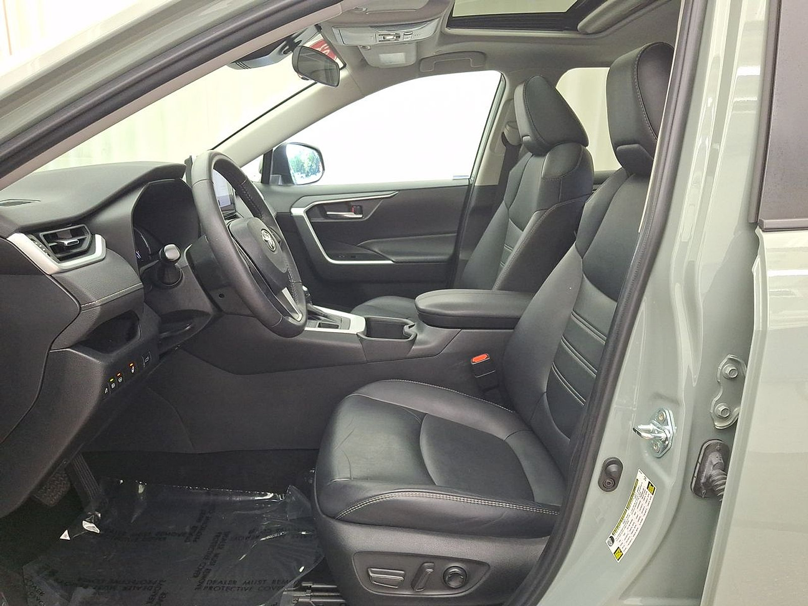 Used 2023 Toyota RAV4 XLE Premium AWD/4WD image 15
