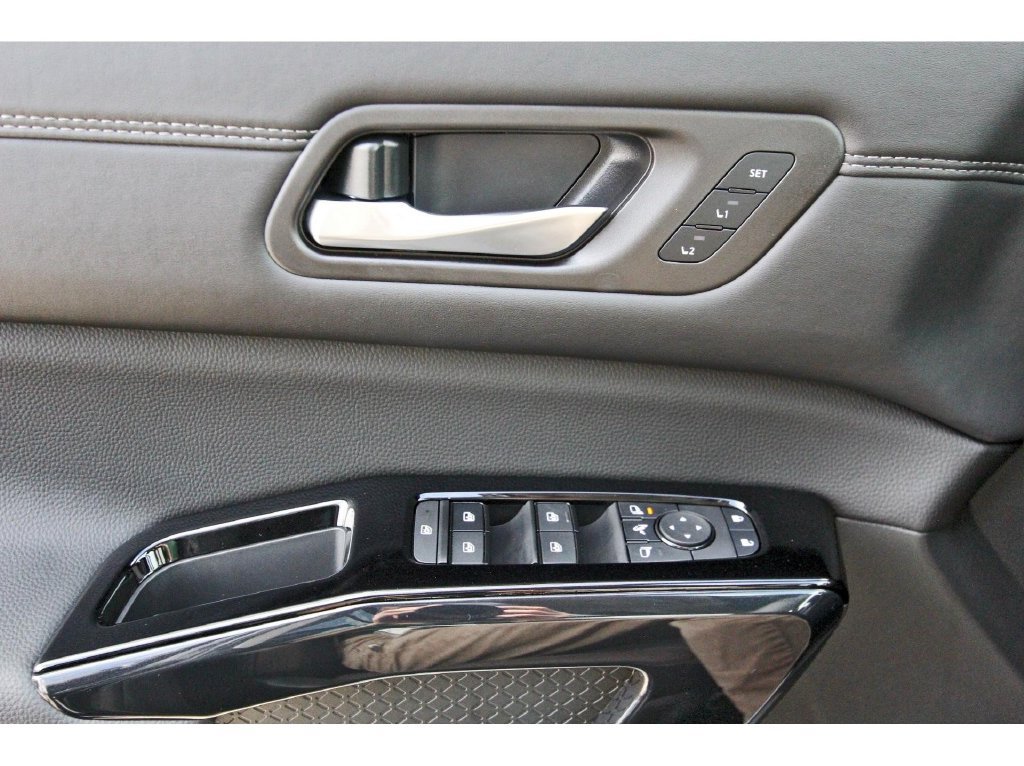 New 2026 Nissan Pathfinder Platinum FWD image 22