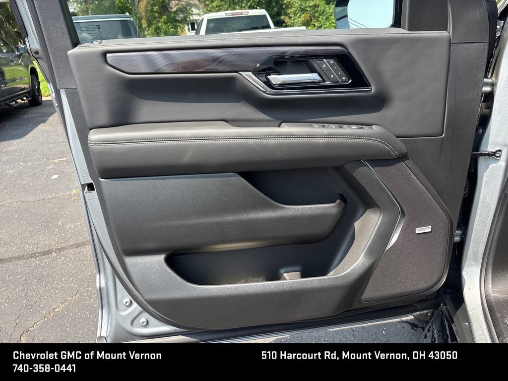 New 2026 GMC Yukon XL Elevation w/ Elevation Premium Package AWD/4WD image 14