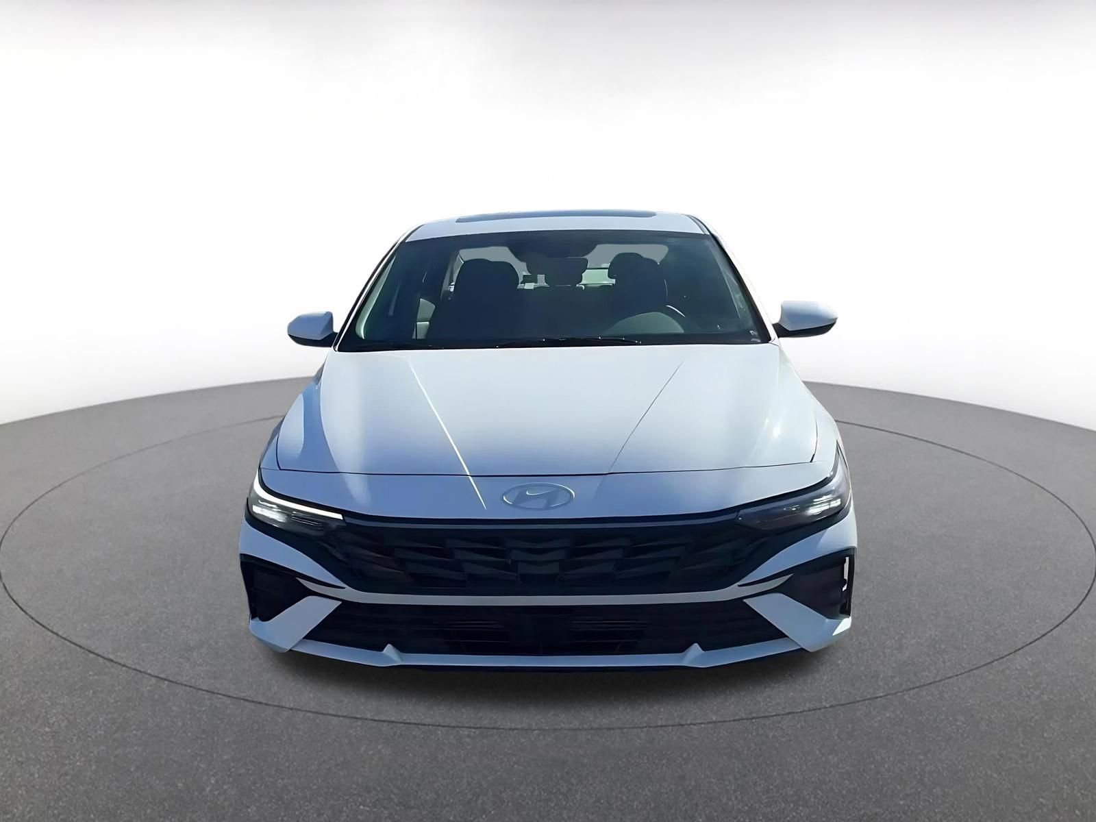 Used 2025 Hyundai Elantra SEL image 4