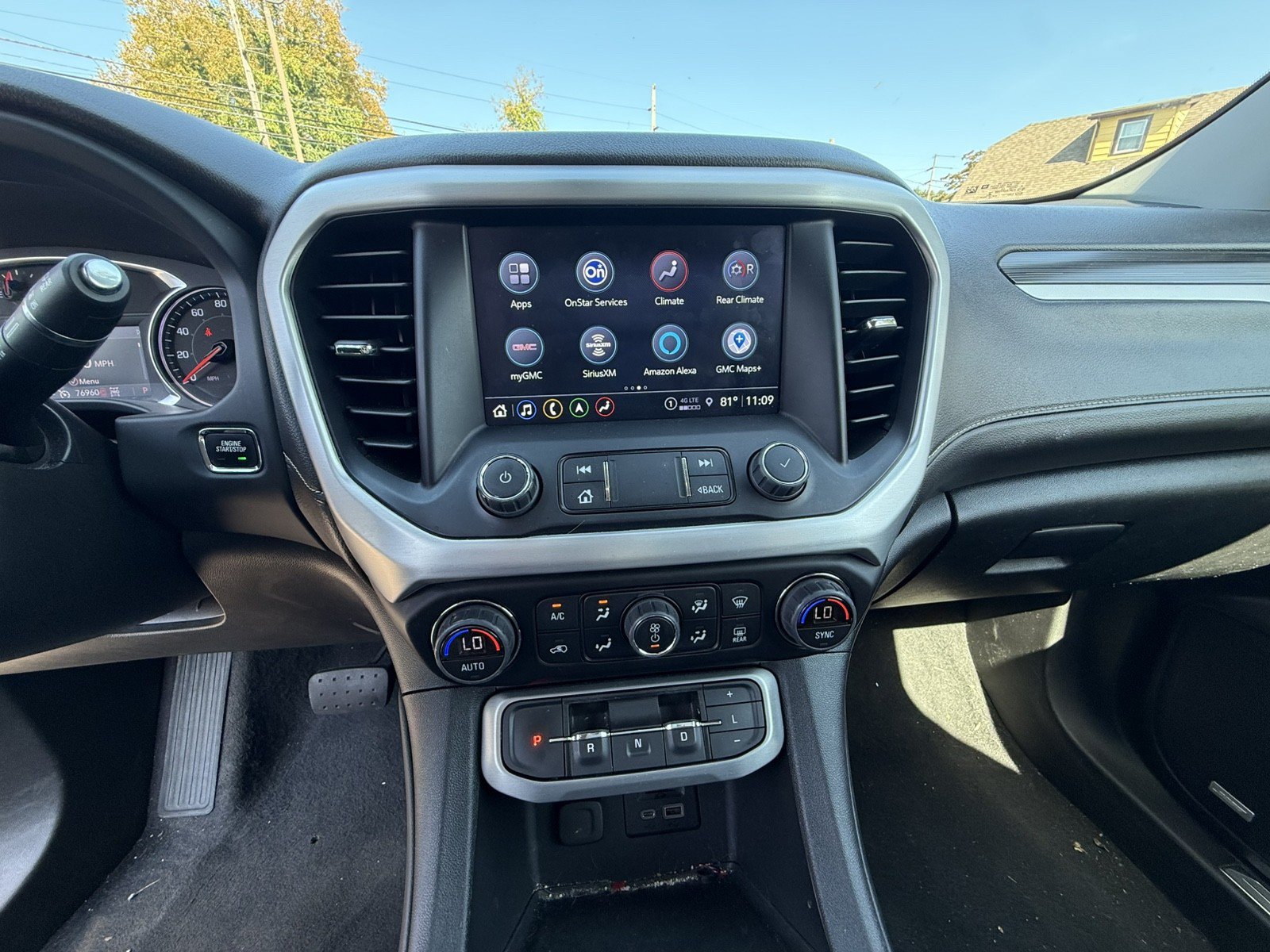 Used 2023 GMC Acadia SLT AWD/4WD image 11