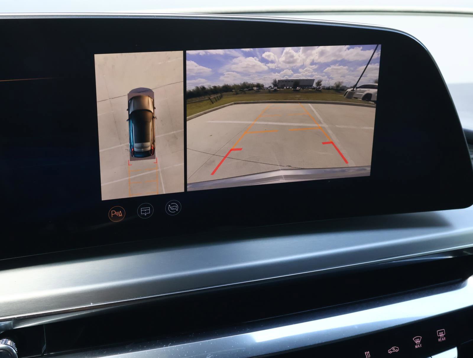 Certified 2024 Cadillac Lyriq Luxury w/ LPO, Floor Liner Package AWD/4WD image 32