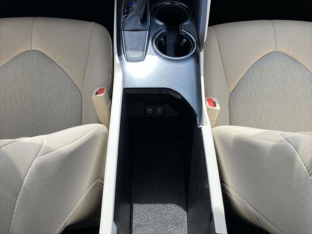 Certified 2020 Toyota Camry LE image 17