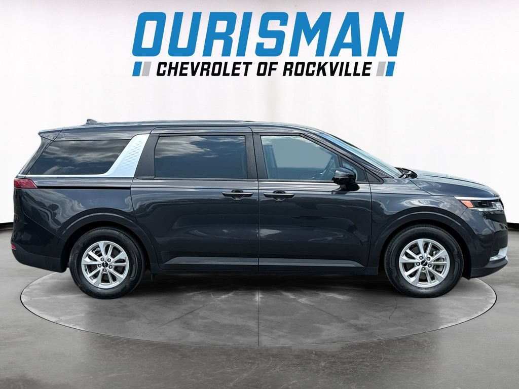 Used 2024 Kia Carnival LX FWD image 7
