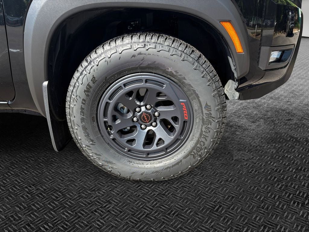 Used 2025 Nissan Frontier PRO-4X w/ Pro Convenience Package AWD/4WD image 11
