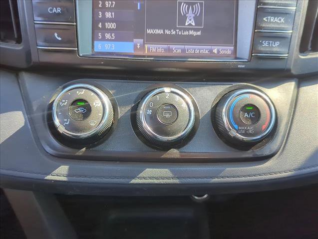 Used 2018 Toyota RAV4 LE image 17