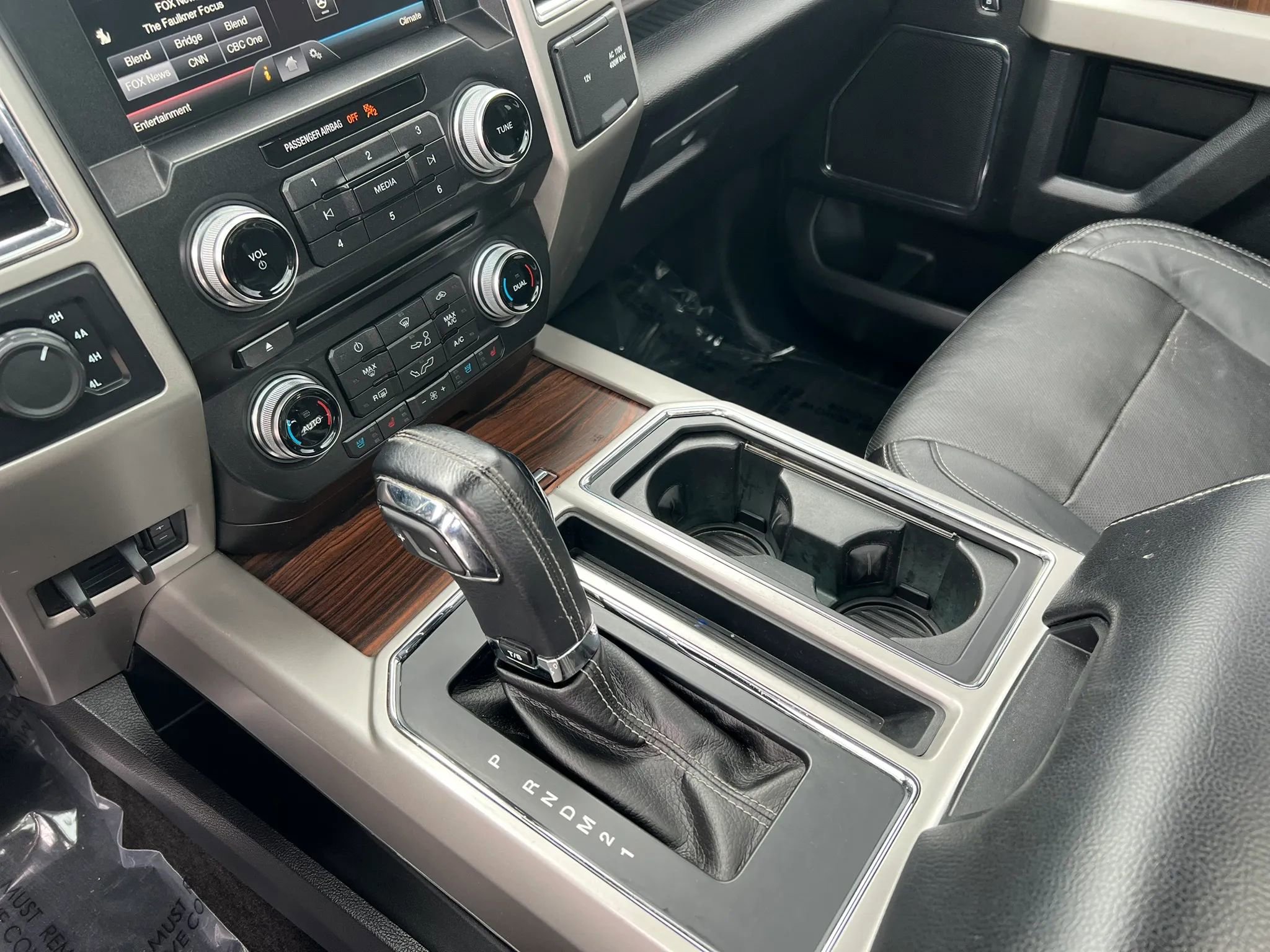 Used 2015 Ford F150 Lariat w/ Equipment Group 502A Luxury image 18